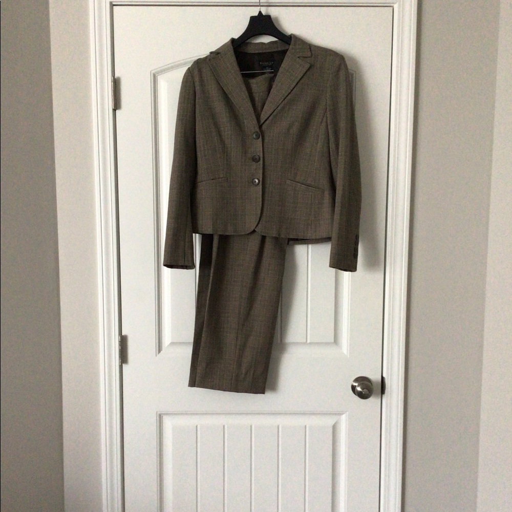 Ladies pantsuit